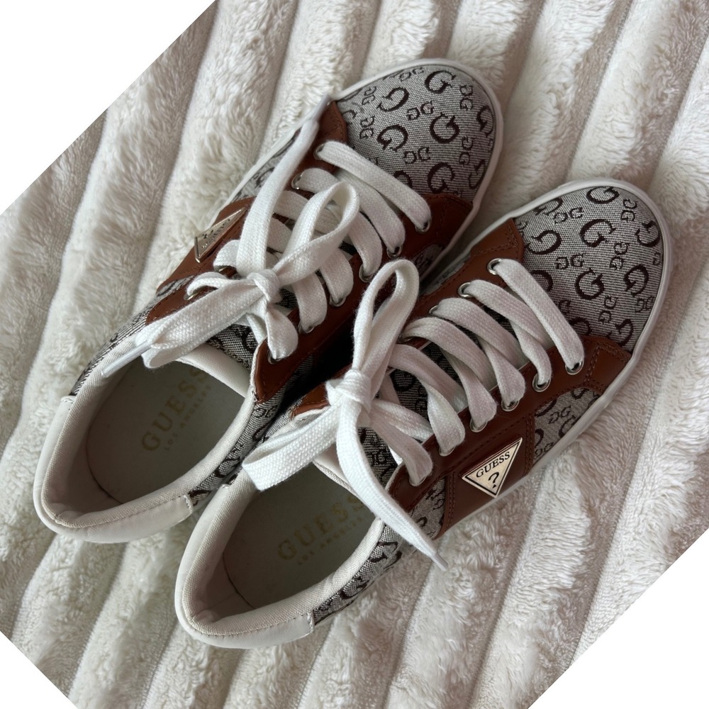 Guess Astray Kids Brown Logo Monogram Low Top Lace Up Sneakers WGASTRAY4-R 5.5M